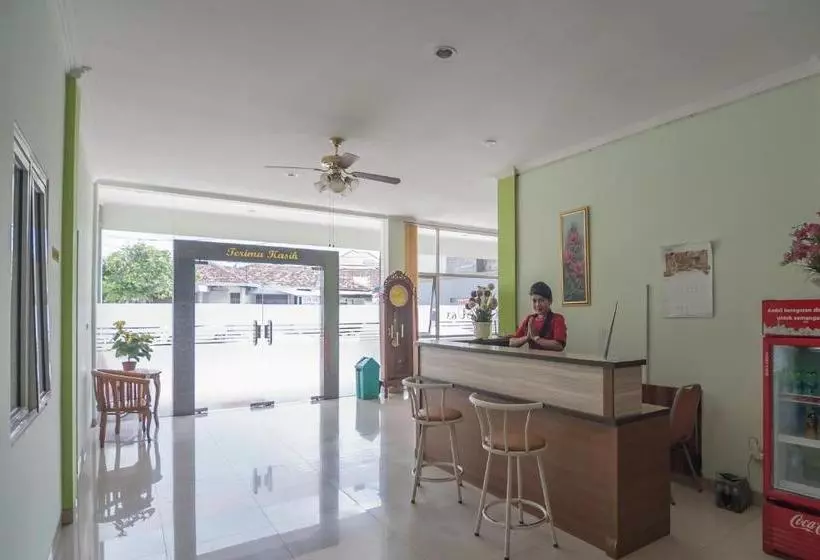 ホテル Reddoorz At Gatot Subroto Lampung