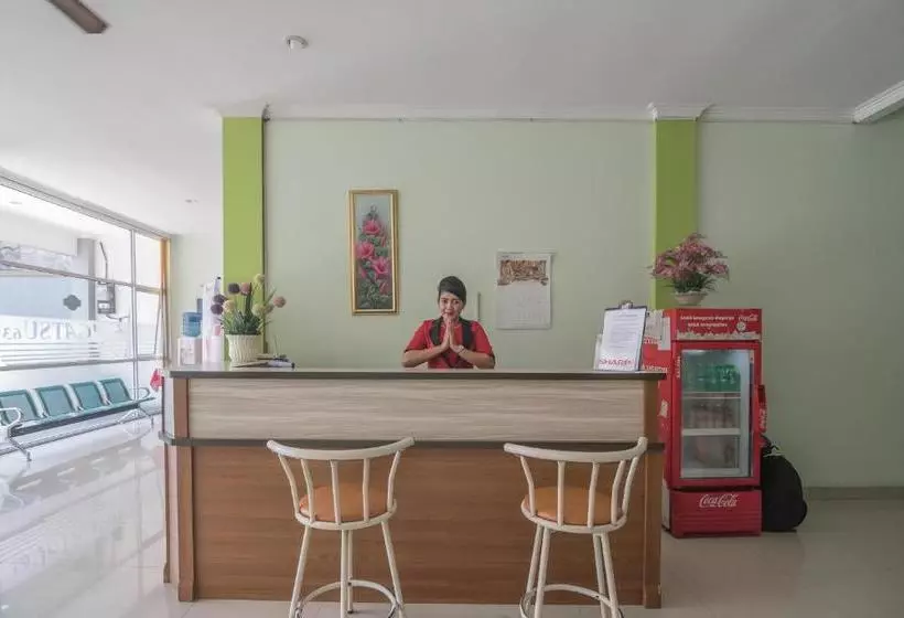 ホテル Reddoorz At Gatot Subroto Lampung