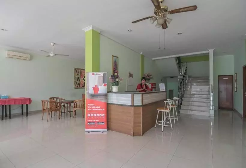 ホテル Reddoorz At Gatot Subroto Lampung