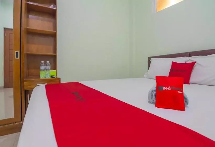 ホテル Reddoorz At Gatot Subroto Lampung