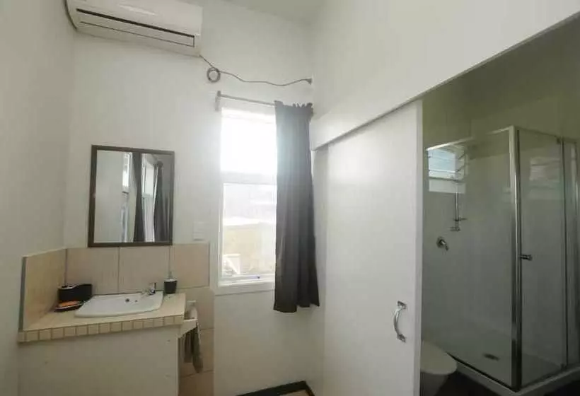 هتل Talofa Inn