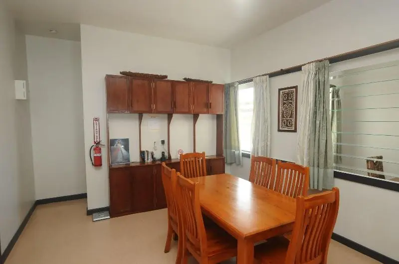 هتل Talofa Inn