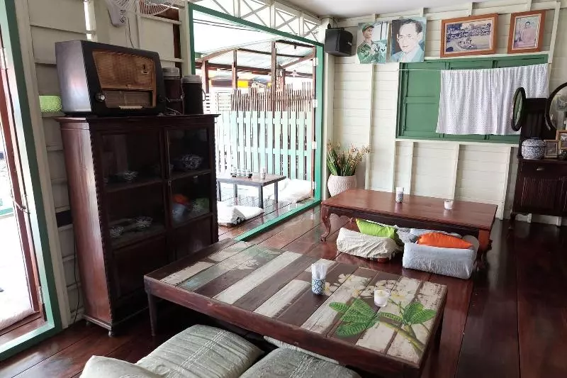 ペンション Baanrak Amphawa Homestay