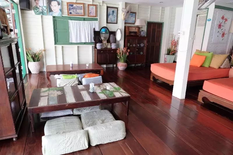 ペンション Baanrak Amphawa Homestay