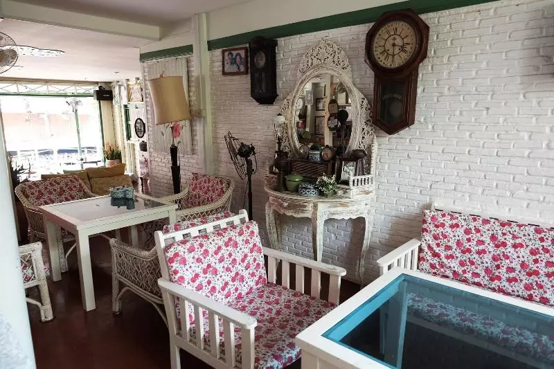 ペンション Baanrak Amphawa Homestay