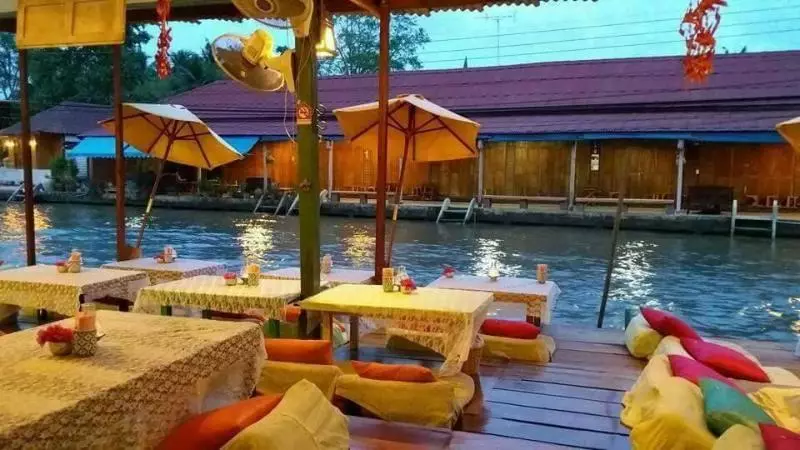 ペンション Baanrak Amphawa Homestay