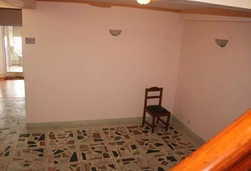 پانسیون Om Tara Guest House Pvt Ltd
