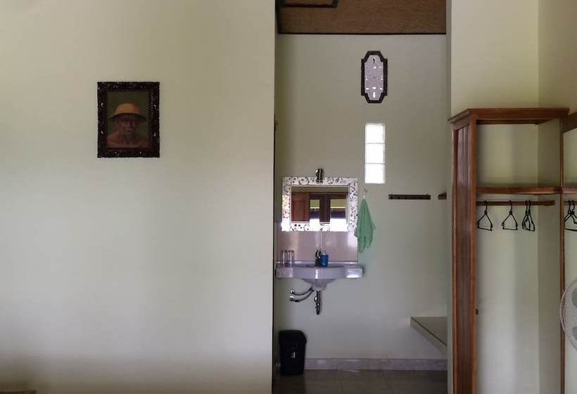 بنسيون Puri Tugu Belanda