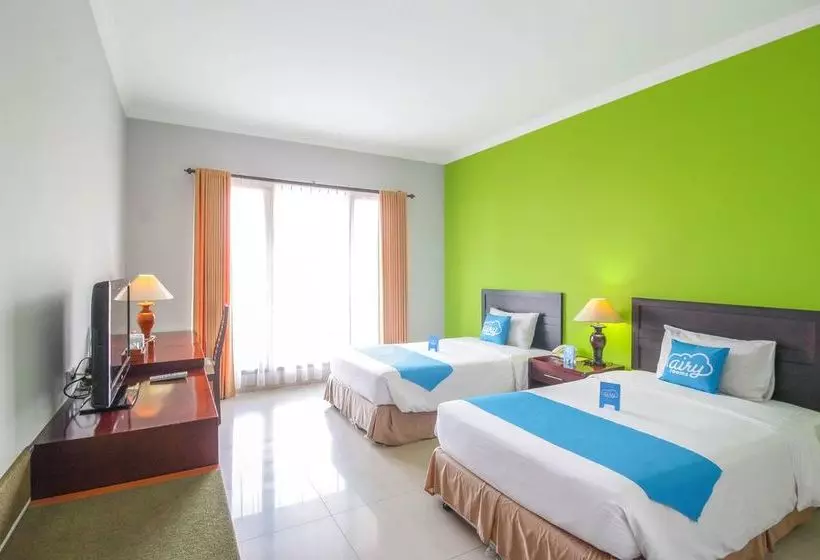 ホテル Reddoorz Premium @ Bukit Damai Indah