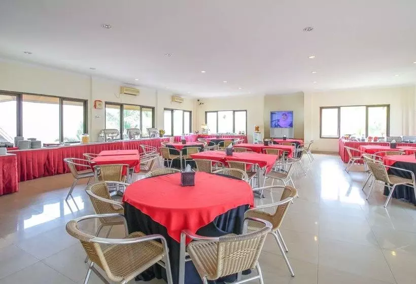ホテル Reddoorz Premium @ Bukit Damai Indah