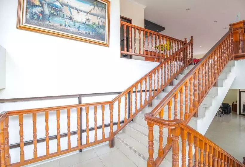 ホテル Reddoorz Premium @ Bukit Damai Indah