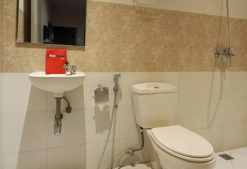 Hotel Reddoorz @ Kawi