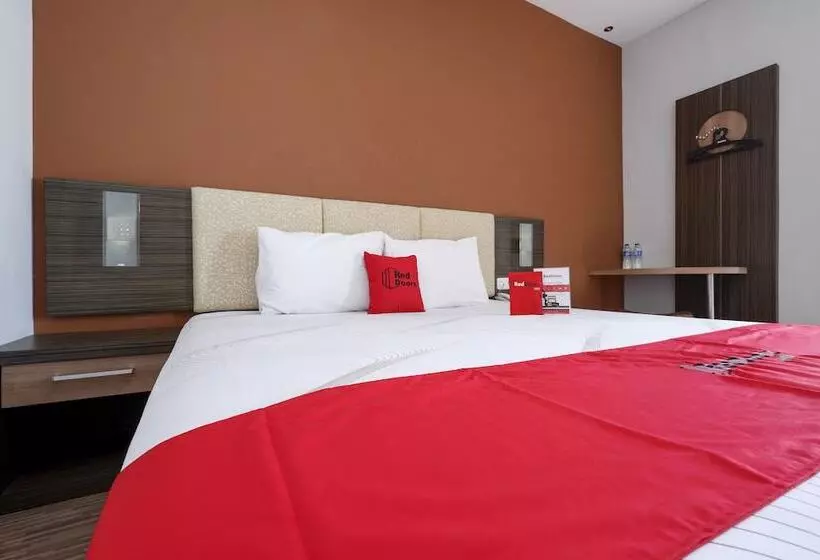 Hotel Reddoorz @ Kawi