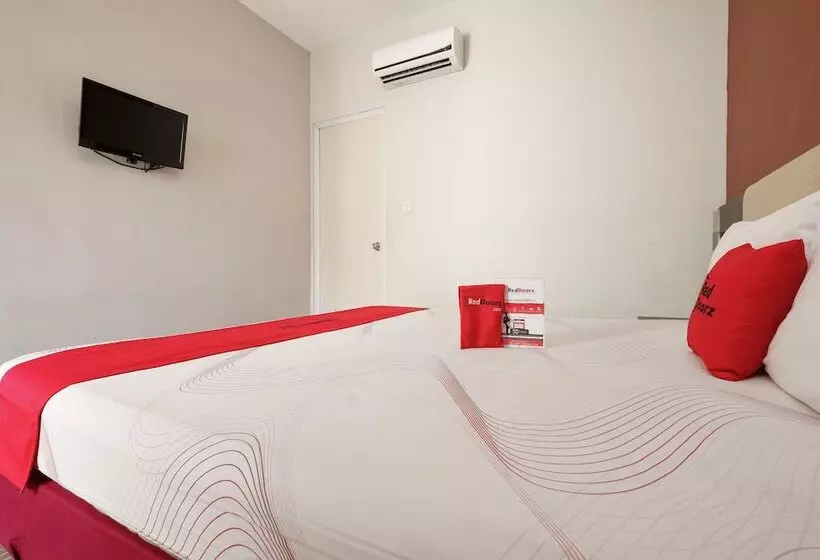 Hotel Reddoorz @ Kawi