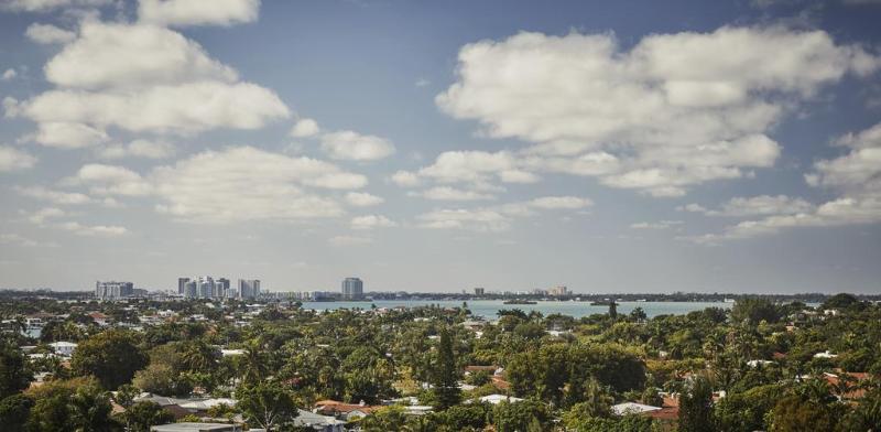 Four Seasons Hotel At The Surf Club