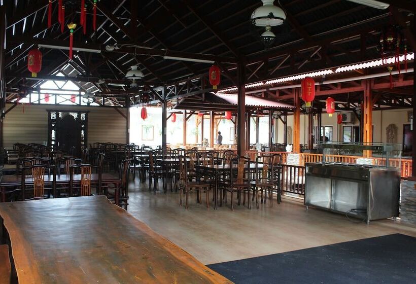 Imelda Hotel   Waterpark   Convention