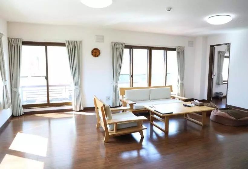 Kashiwa House Furano