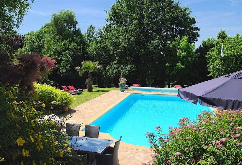 Aamiaismajoitus (B&B) Manoir Des Forges