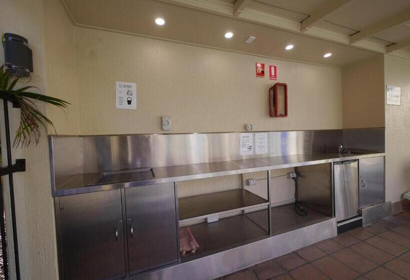 Отель K Resort Surfers Paradise Apartments