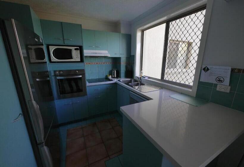 Отель K Resort Surfers Paradise Apartments