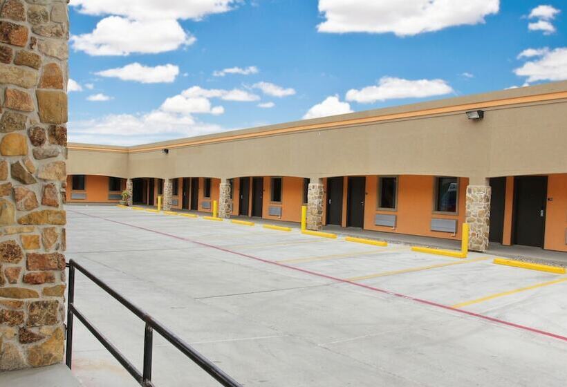 فندق Maverick Inn