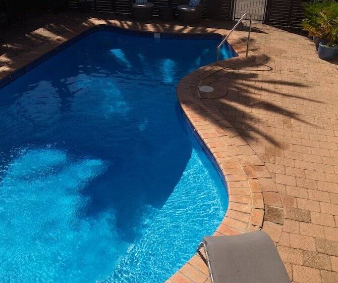 酒店 Tuncurry Motor Lodge