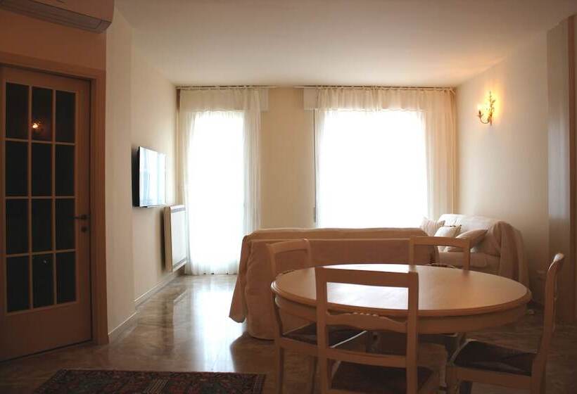 Hostal Casa Camilla City