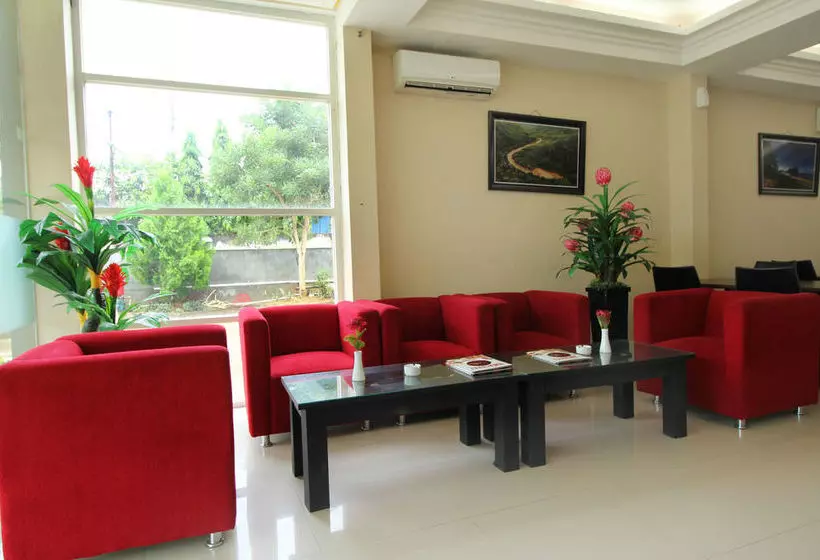 ホテル Airy Mandonga Laute Tiga 48 Kendari