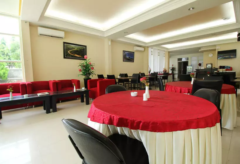 ホテル Airy Mandonga Laute Tiga 48 Kendari