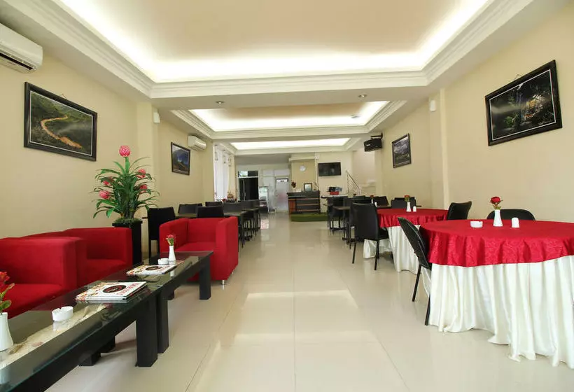 ホテル Airy Mandonga Laute Tiga 48 Kendari