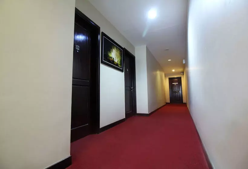 ホテル Airy Mandonga Laute Tiga 48 Kendari