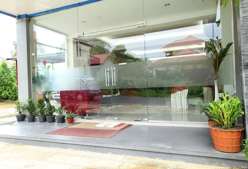 ホテル Airy Mandonga Laute Tiga 48 Kendari