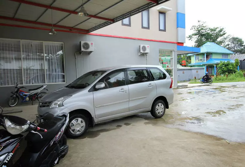 ホテル Airy Mandonga Laute Tiga 48 Kendari