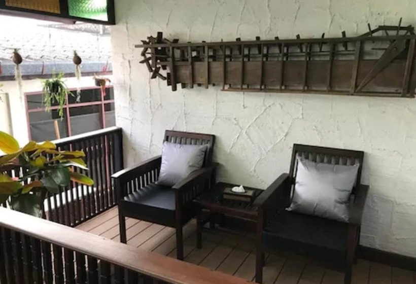 בית מלון כפרי Ban Chang Tong