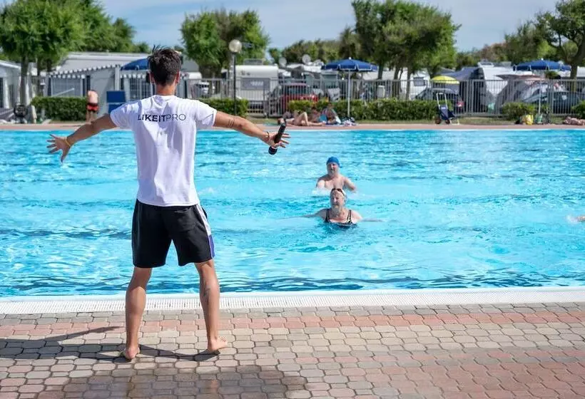 هتل Campingvillaggio Atlanta E Mediterraneo  Campground