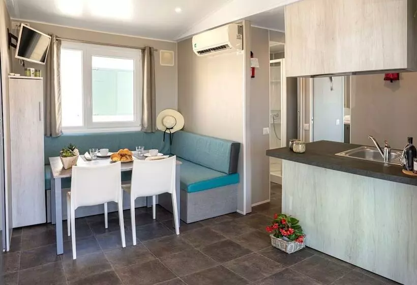هتل Campingvillaggio Atlanta E Mediterraneo  Campground