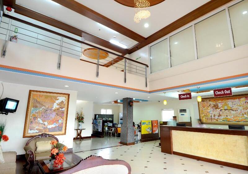 בית מלון כפרי Cbd Plaza