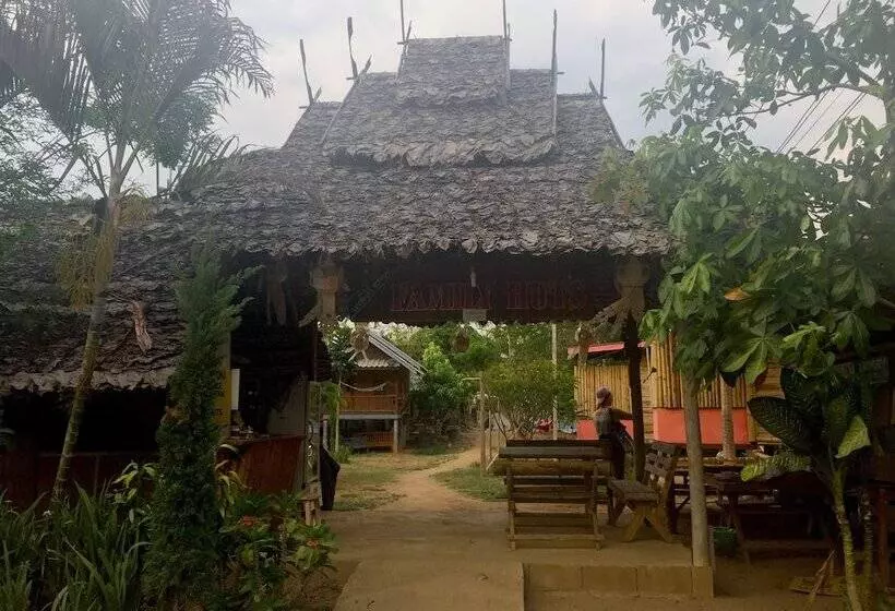 ホテル Family Hut Pai