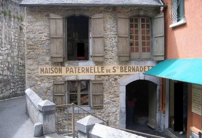 Отель Hôtel De Genève