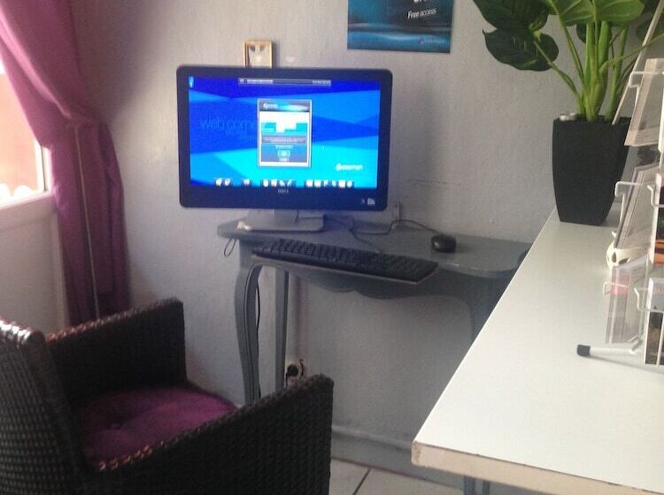 Отель Hôtel De Genève