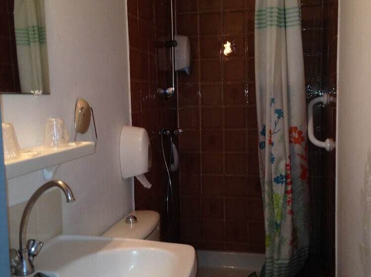 Отель Hôtel De Genève