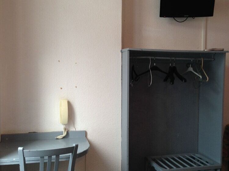 Отель Hôtel De Genève