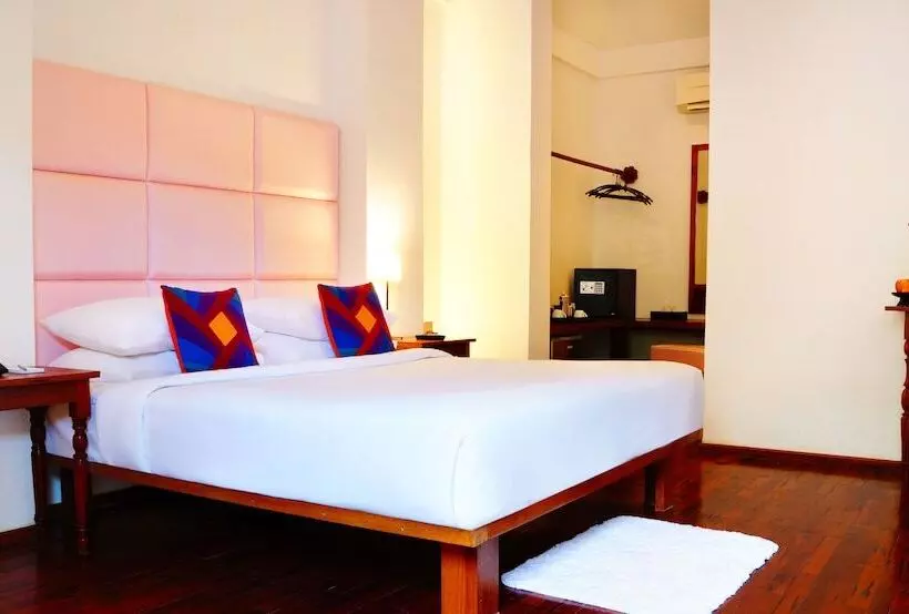 هتل Oasis  Bagan