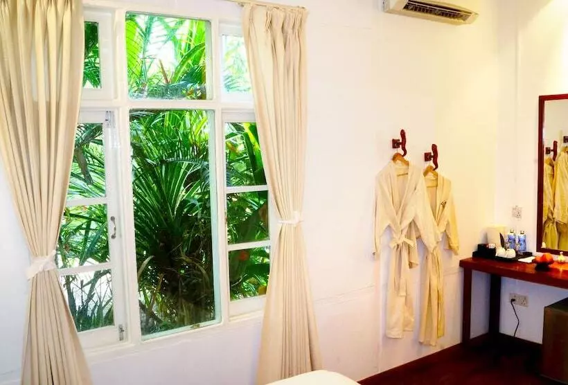 هتل Oasis  Bagan