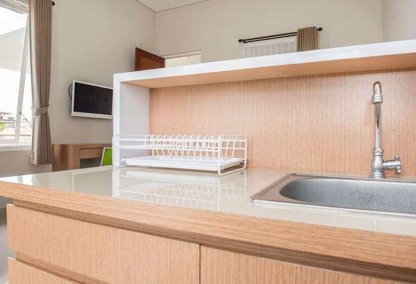 Отель Reddoorz @ Tukad Asahan