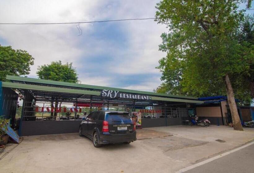 فندق Sky Resort Kanchanaburi