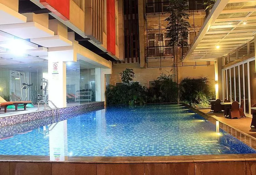 Hotelli Zen Premium Setrawangi Raya