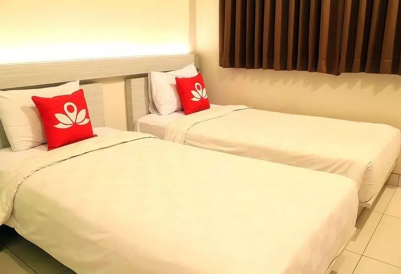 Hotelli Zen Premium Setrawangi Raya