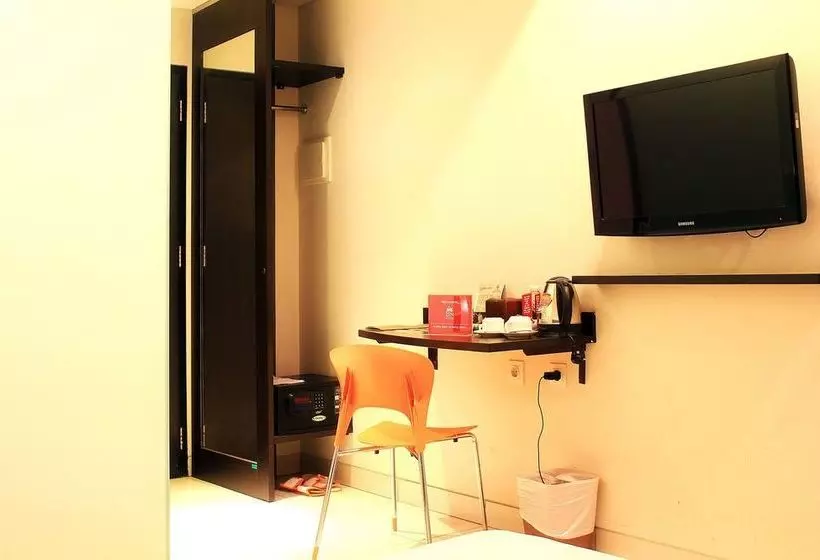 Hotelli Zen Premium Setrawangi Raya