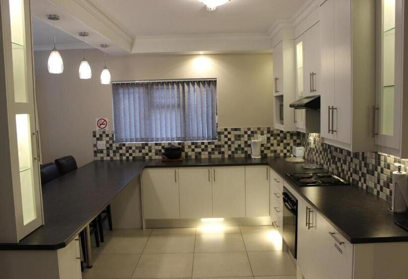 Metime Guesthouse & Self Catering